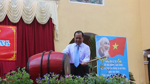 Dirigentes asisten a inauguración del nuevo curso académico en escuelas